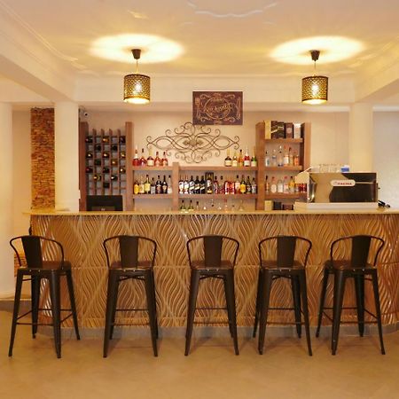 Hotel Ivory Castle Limited Kampala Zewnętrze zdjęcie