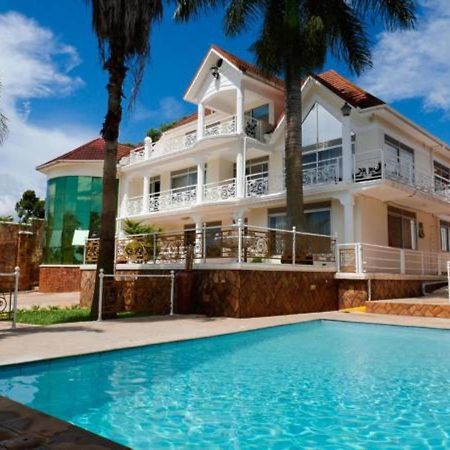 Hotel Ivory Castle Limited Kampala Zewnętrze zdjęcie