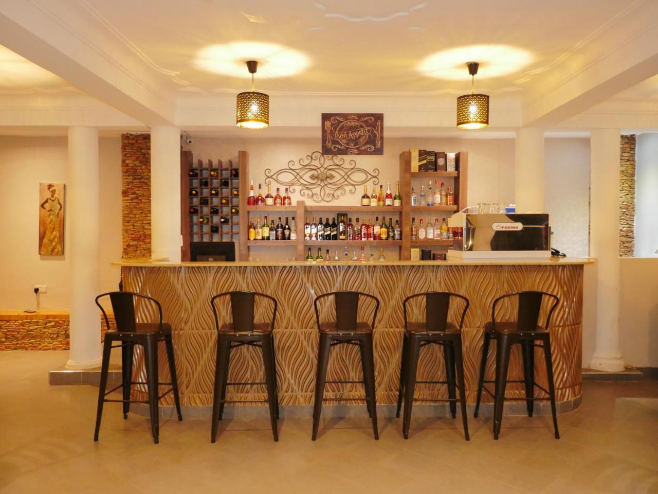 Hotel Ivory Castle Limited Kampala Zewnętrze zdjęcie